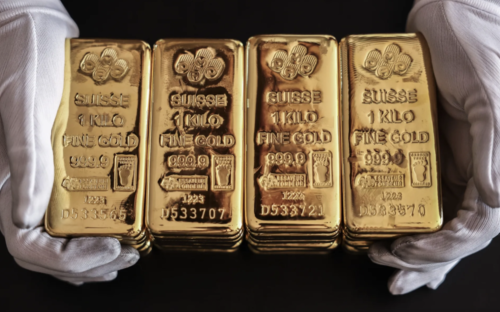 Giá vàng bị ghìm dưới mốc 3.400 USD/oz vì đồng USD mạnh lên Giá vàng bị ghìm dưới mốc 3.400 USD/oz vì đồng USD mạnh lên