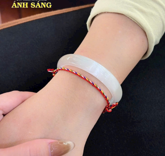 Vòng Đá Tự Nhiên – Kích Hoạt Tài Vận, Bảo Vệ Bình An